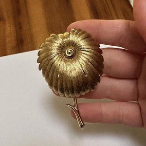 Signed Monet Gold Tone Metal Brooch Pin Flower